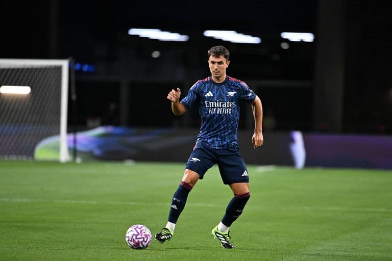 Martin Zubimendi playing for Arsenal