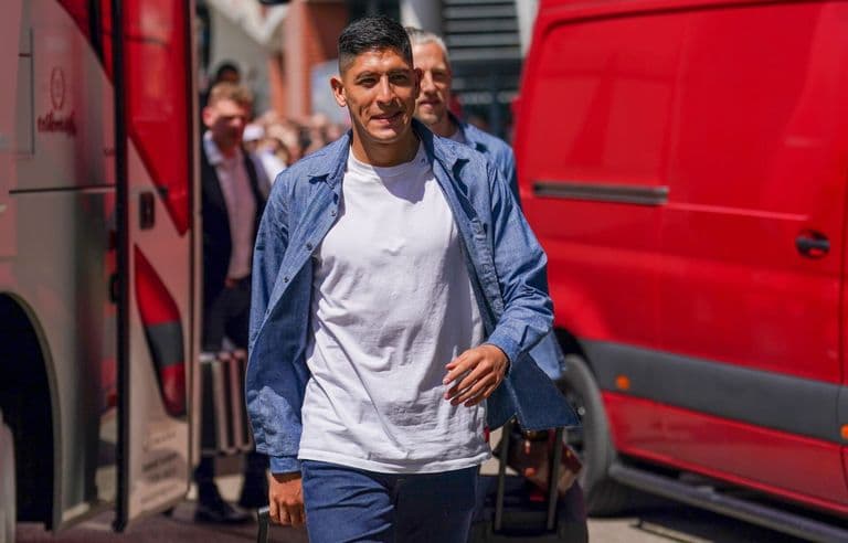Mexico midfielder Julian Alvarez