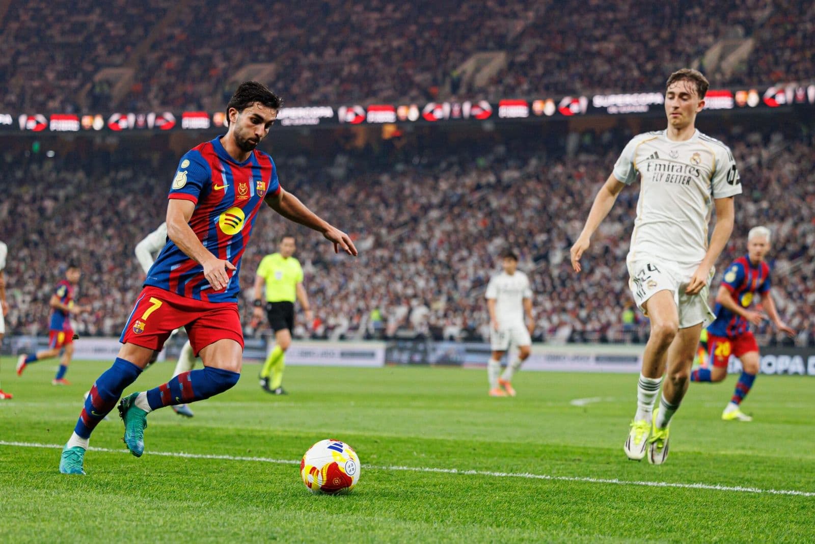 Ferran Torres goes up against Dean Huijsen