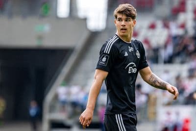 Luka Vuskovic playing football