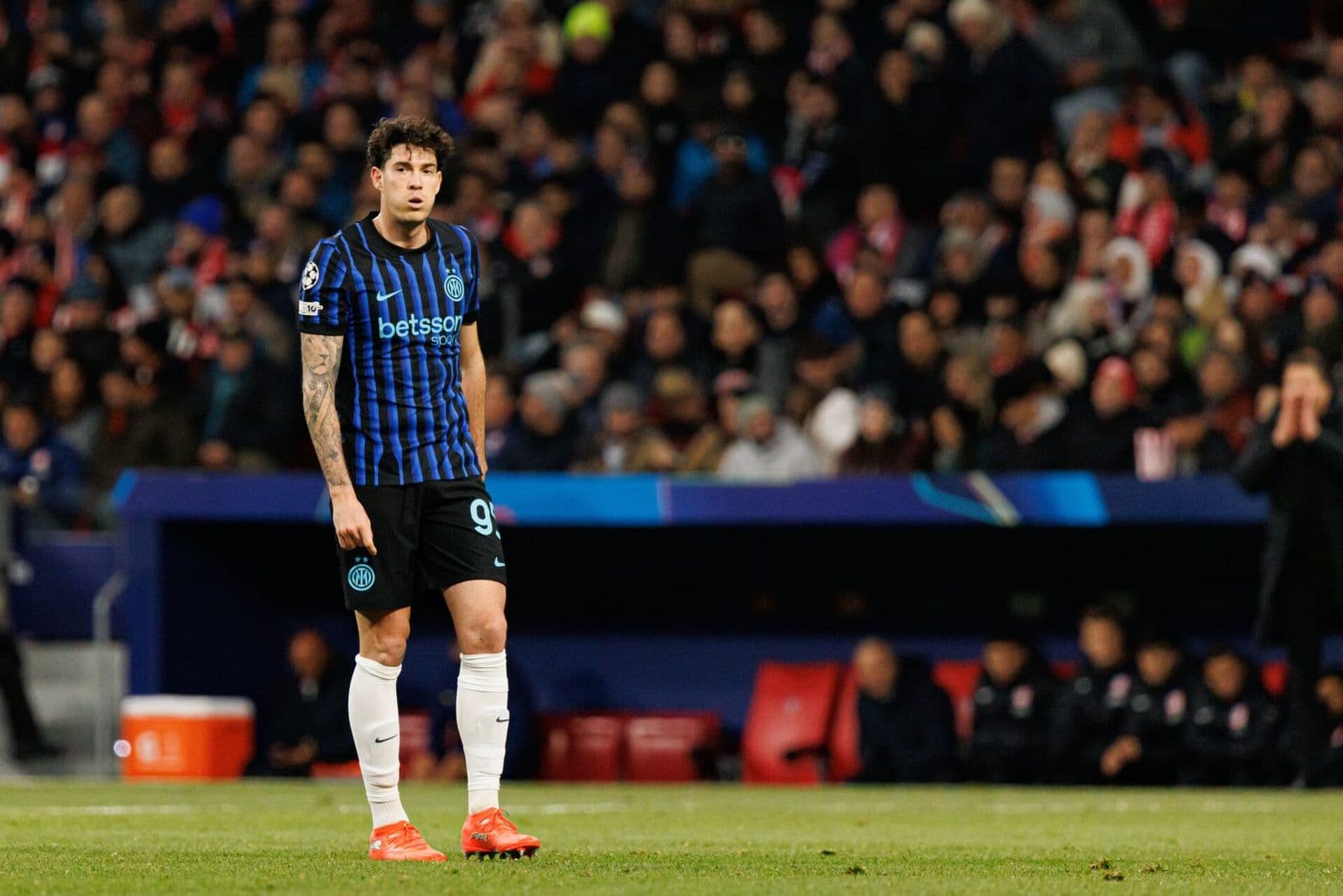 Inter Milan defender Alessandro Bastoni is Barcelona's top defensive target